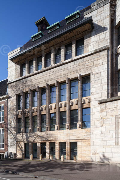 Voormalig bankgebouw Kneuterdijk (4/7), foto Bart van Hoek