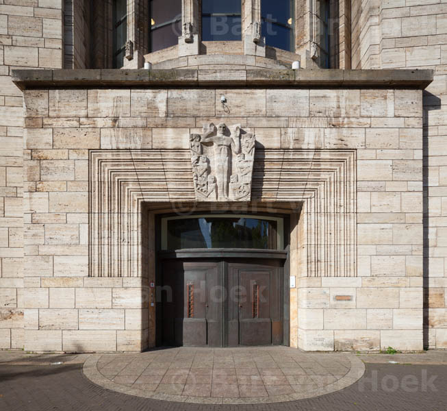 Voormalig bankgebouw Kneuterdijk (3/7), foto Bart van Hoek