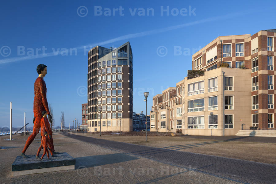 Contre Escarpe (2/4), foto Bart van Hoek