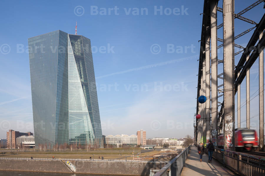 ECB (1/3), foto Bart van Hoek