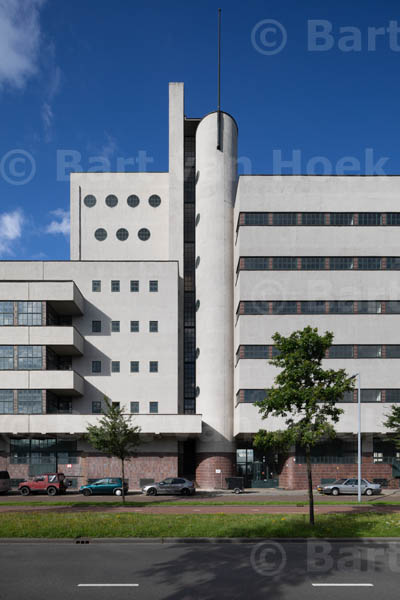 HAKA-gebouw (6/19), foto Bart van Hoek