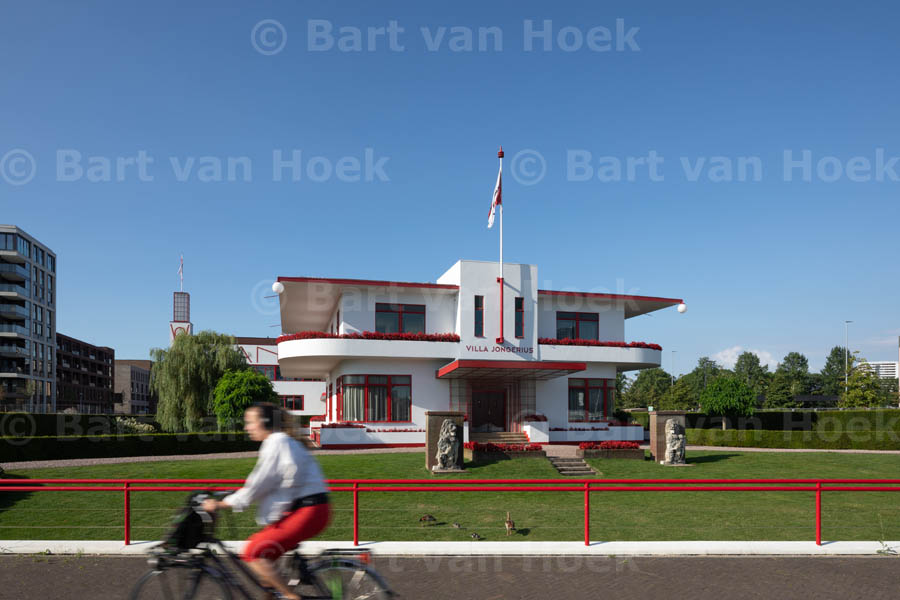 Villa Jongerius (1/3), foto Bart van Hoek