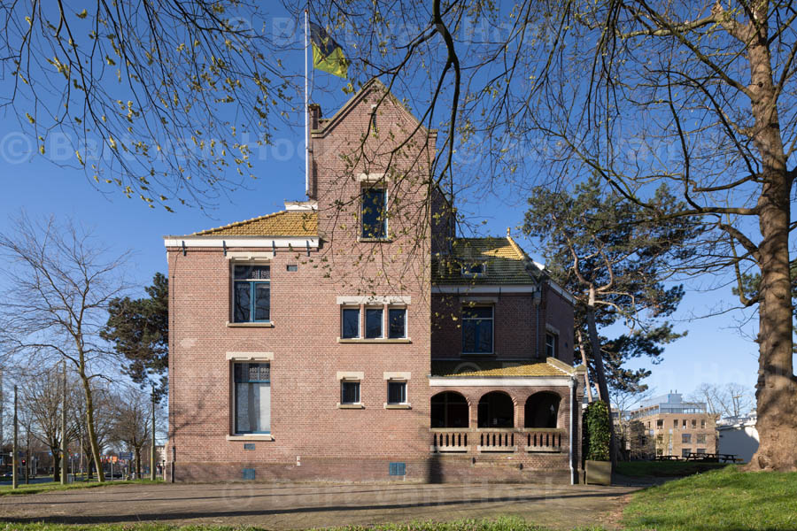 Villa Henny (foto: Bart van Hoek)