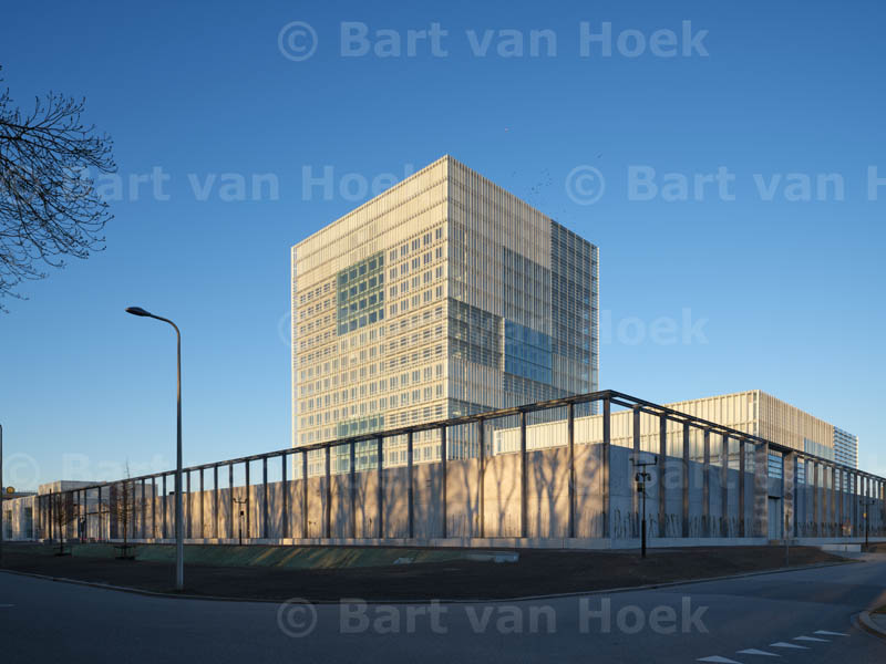 RIVM te Utrecht (1/5), foto Bart van Hoek