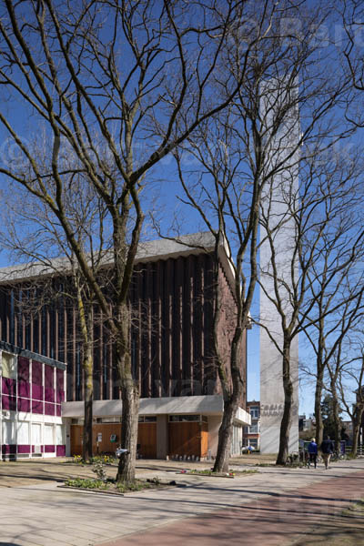 Christus Triomfator kerk (7/14, foto Bart van Hoek