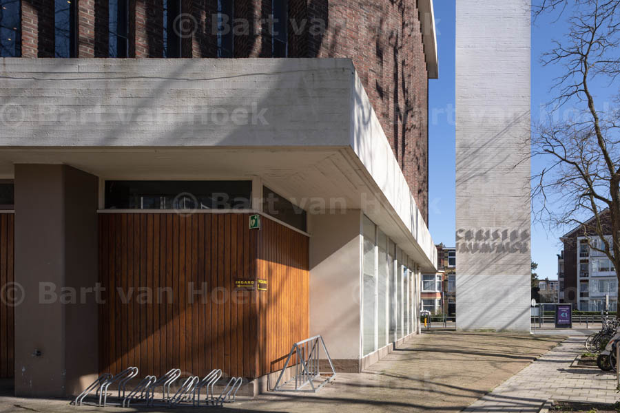Christus Triomfator kerk (4/14, foto Bart van Hoek