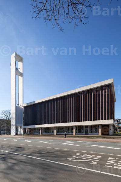 Christus Triomfator kerk (1/14, foto Bart van Hoek