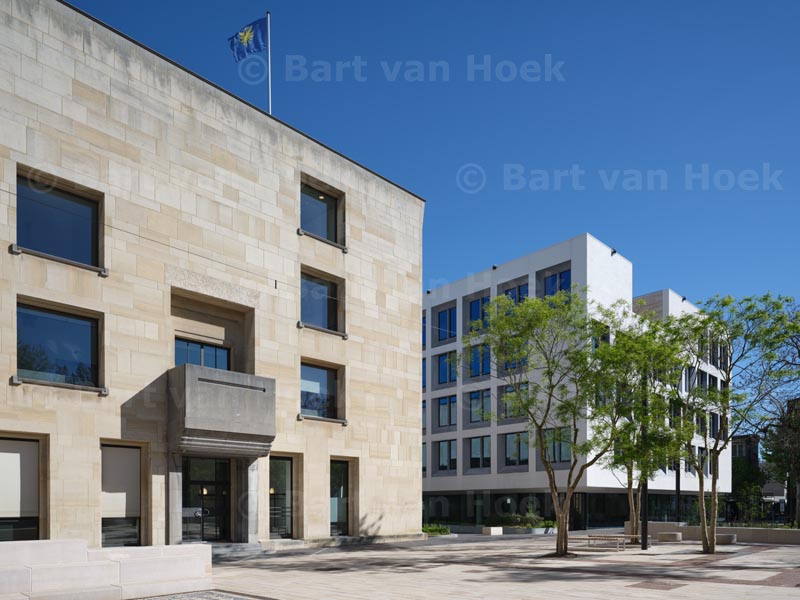 Stadhuis Heerlen (2/3), foto Bart van Hoek